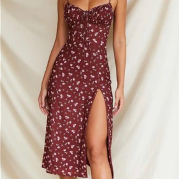 Dresses & Skirts - Maxi dress with slit